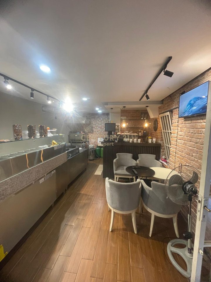 BUSINESS SIGN BAR, FAST-FOOD/CREPERIE NEAR THE VASIL SHANTO INTERSECTION !!