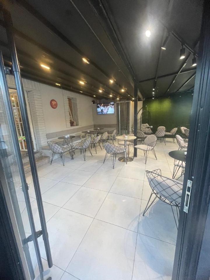 BUSINESS SIGN BAR, FAST-FOOD/CREPERIE NEAR THE VASIL SHANTO INTERSECTION !!