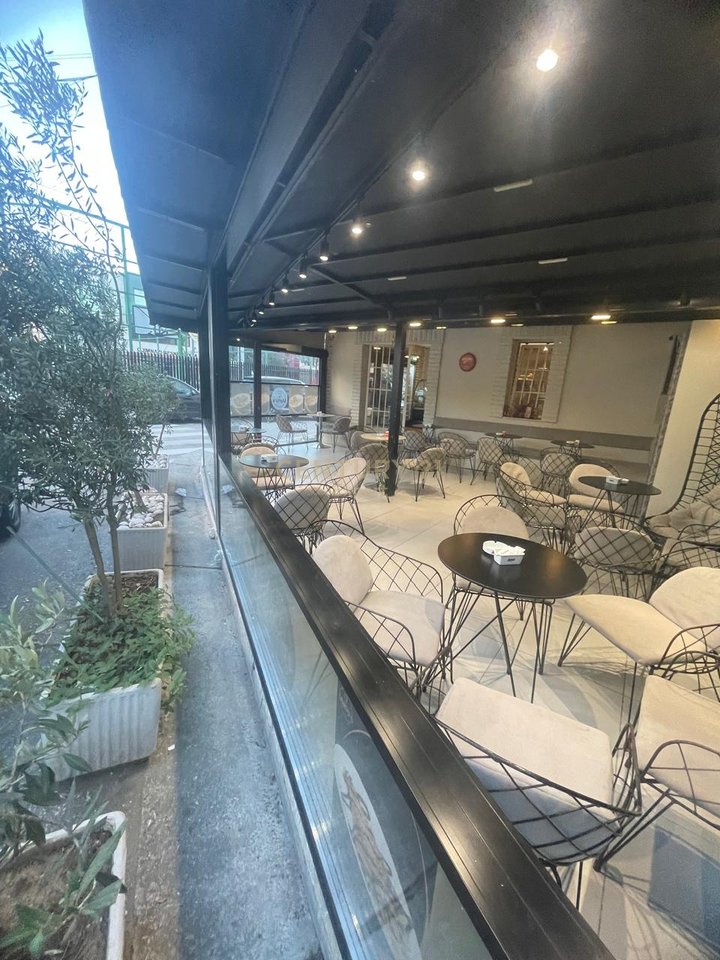 BUSINESS SIGN BAR, FAST-FOOD/CREPERIE NEAR THE VASIL SHANTO INTERSECTION !!