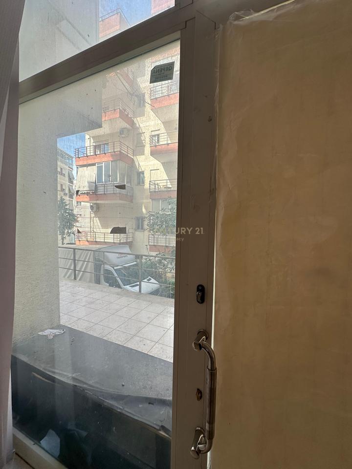 Locale commerciale (negozio) in affitto nella zona Fresku