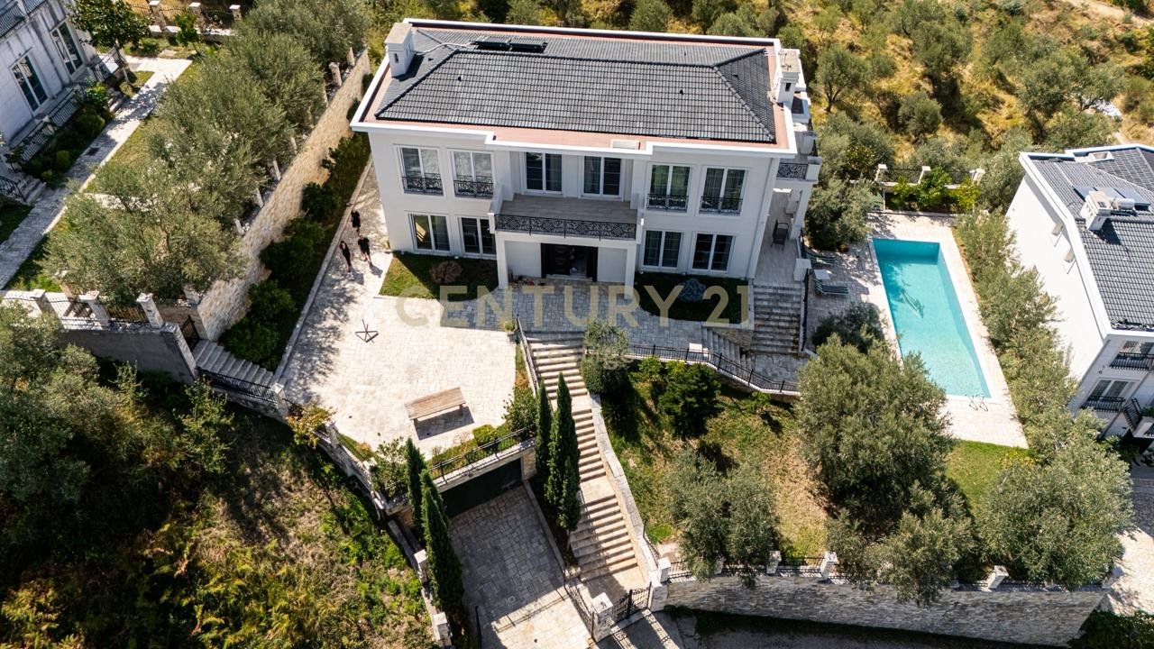 VILE LUKSOZE ME QIRA, LIQENI I THATE, TIRANE!