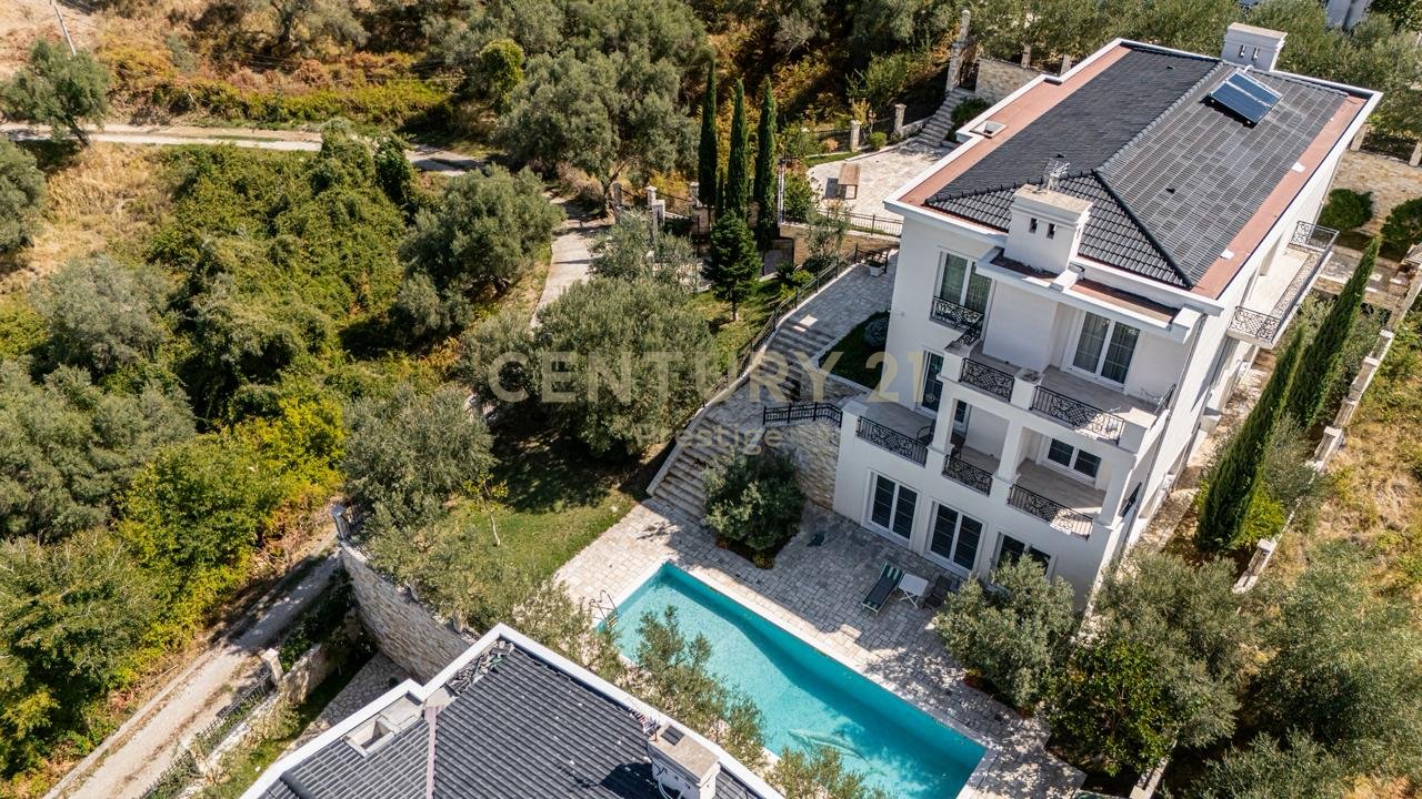 VILE LUKSOZE ME QIRA, LIQENI I THATE, TIRANE!