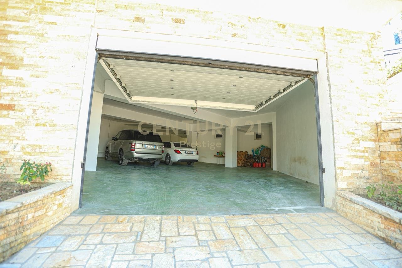 VILE LUKSOZE ME QIRA, LIQENI I THATE, TIRANE!