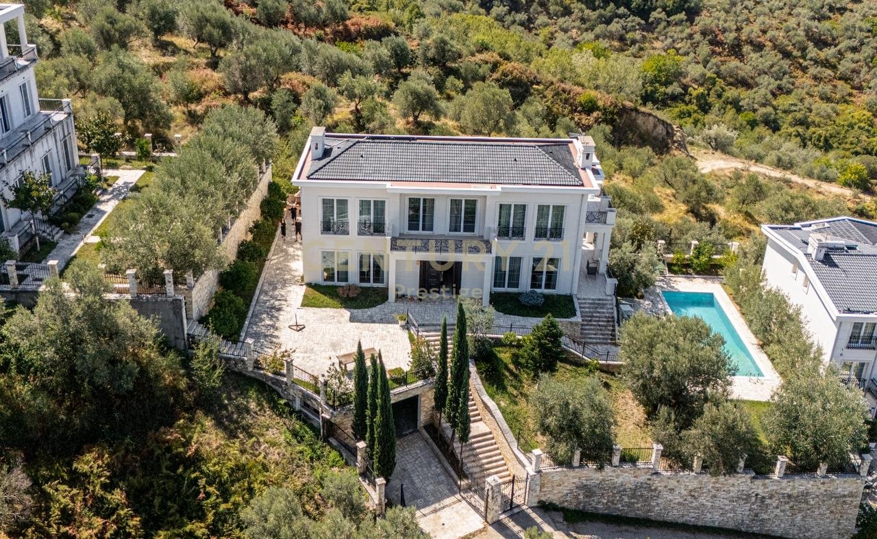 VILE LUKSOZE ME QIRA, LIQENI I THATE, TIRANE!