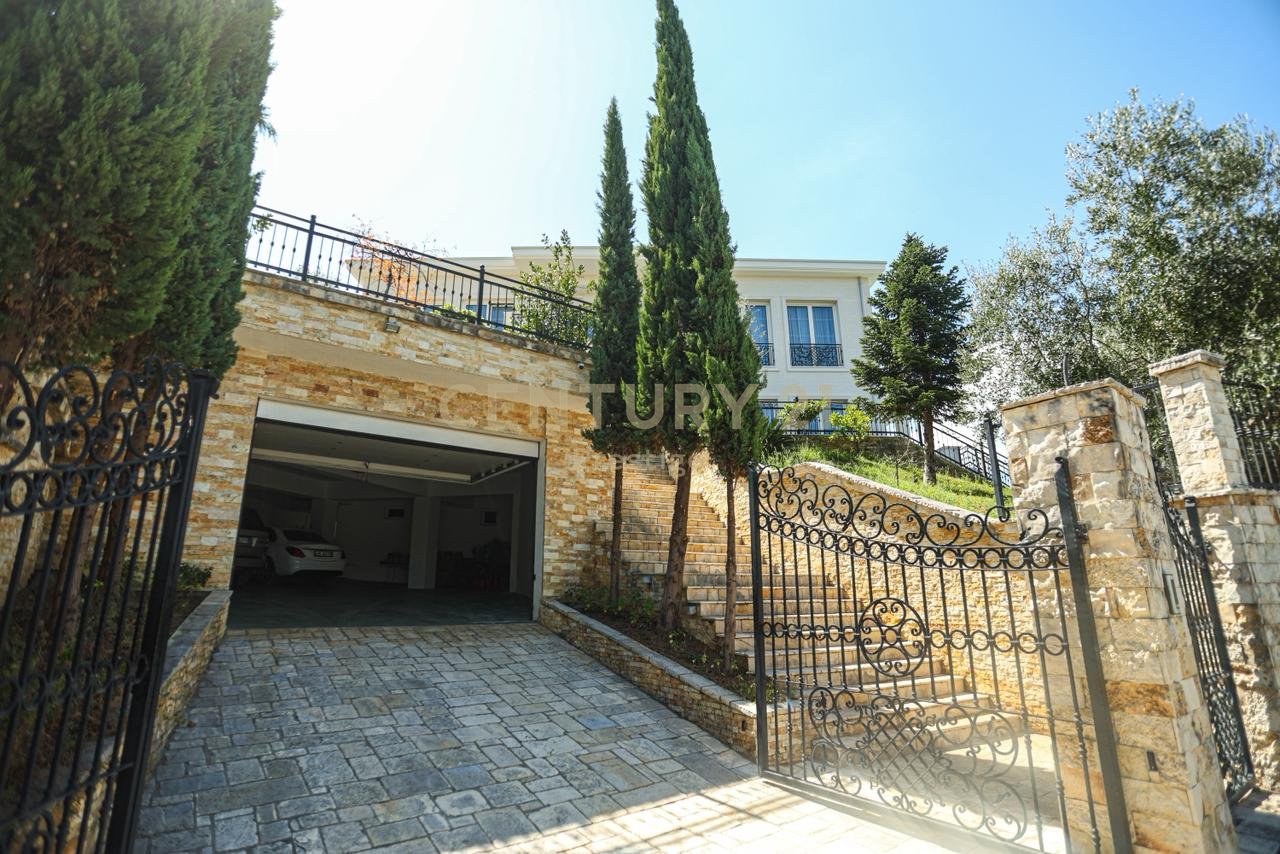 VILE LUKSOZE ME QIRA, LIQENI I THATE, TIRANE!