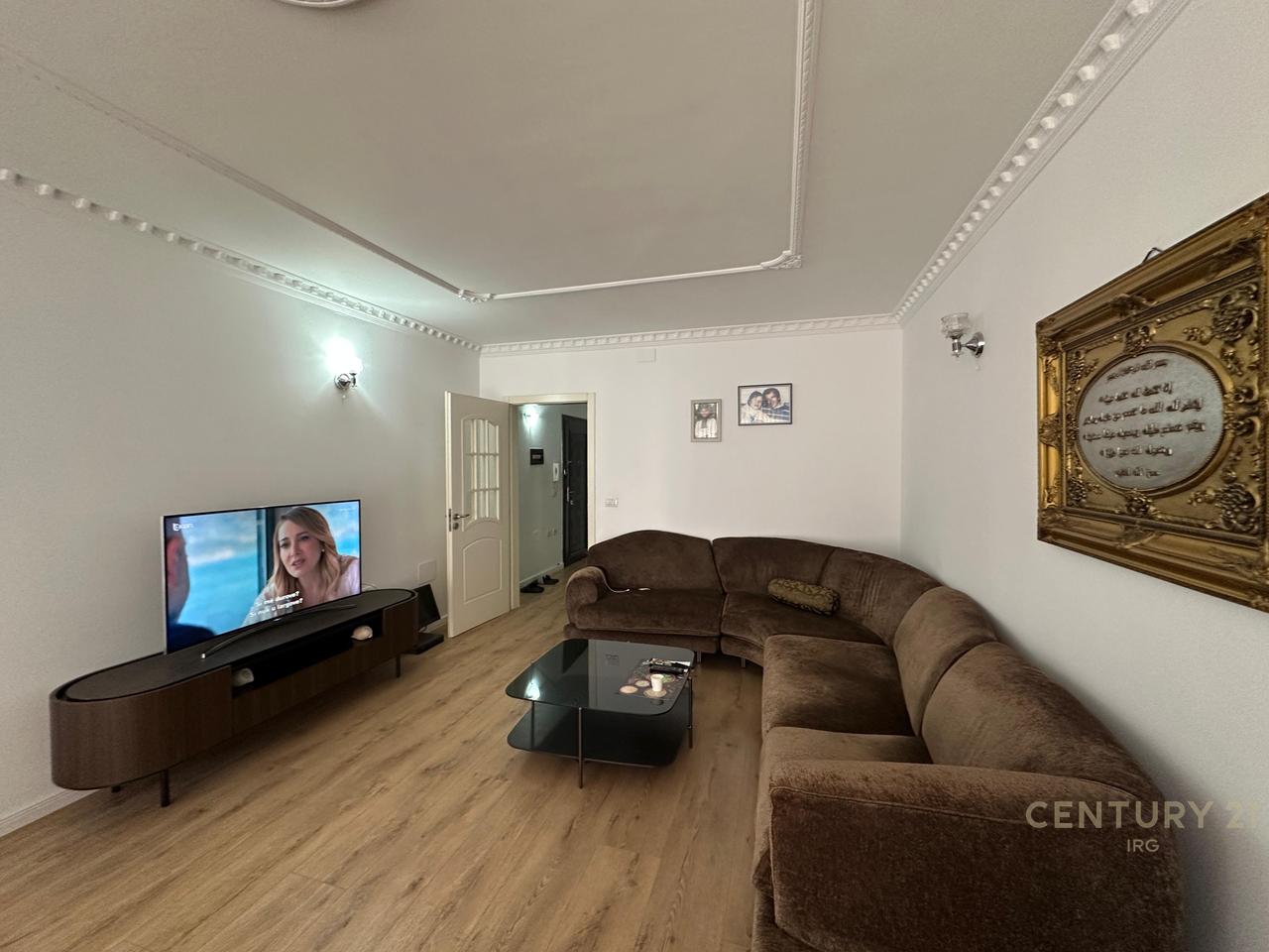 Appartamento 3+1+2 in vendita a Blloku Gintash, Laprake!