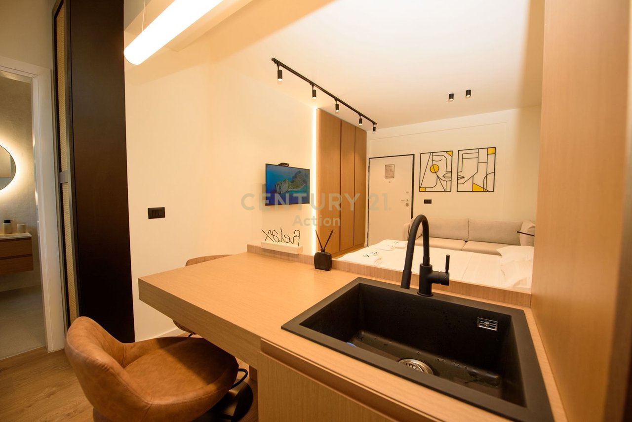 Shesim Apartament 1+1 dhe 1 Studio  në Lungomare, Vlorë  | 117 m² !