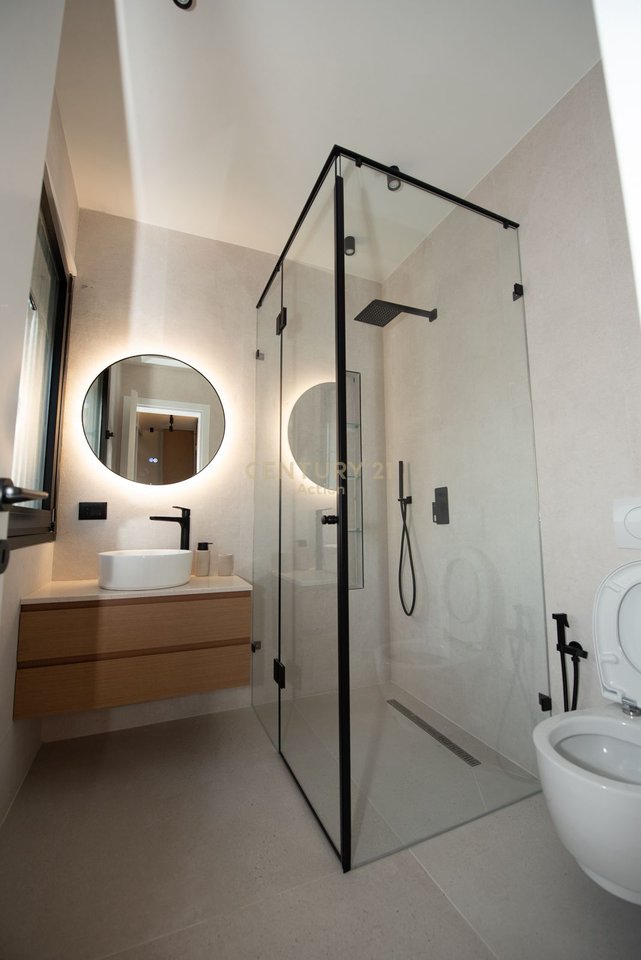 Shesim Apartament 1+1 dhe 1 Studio  në Lungomare, Vlorë  | 117 m² !