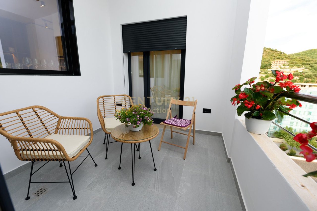 Shesim Apartament 1+1 dhe 1 Studio  në Lungomare, Vlorë  | 117 m² !