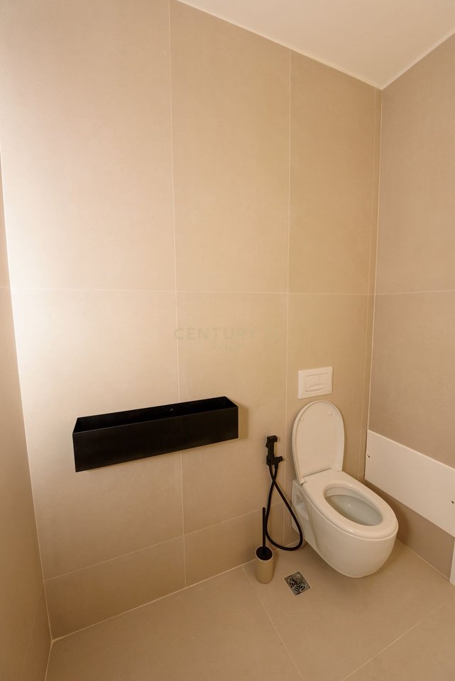 Shesim Apartament 1+1 dhe 1 Studio  në Lungomare, Vlorë  | 117 m² !