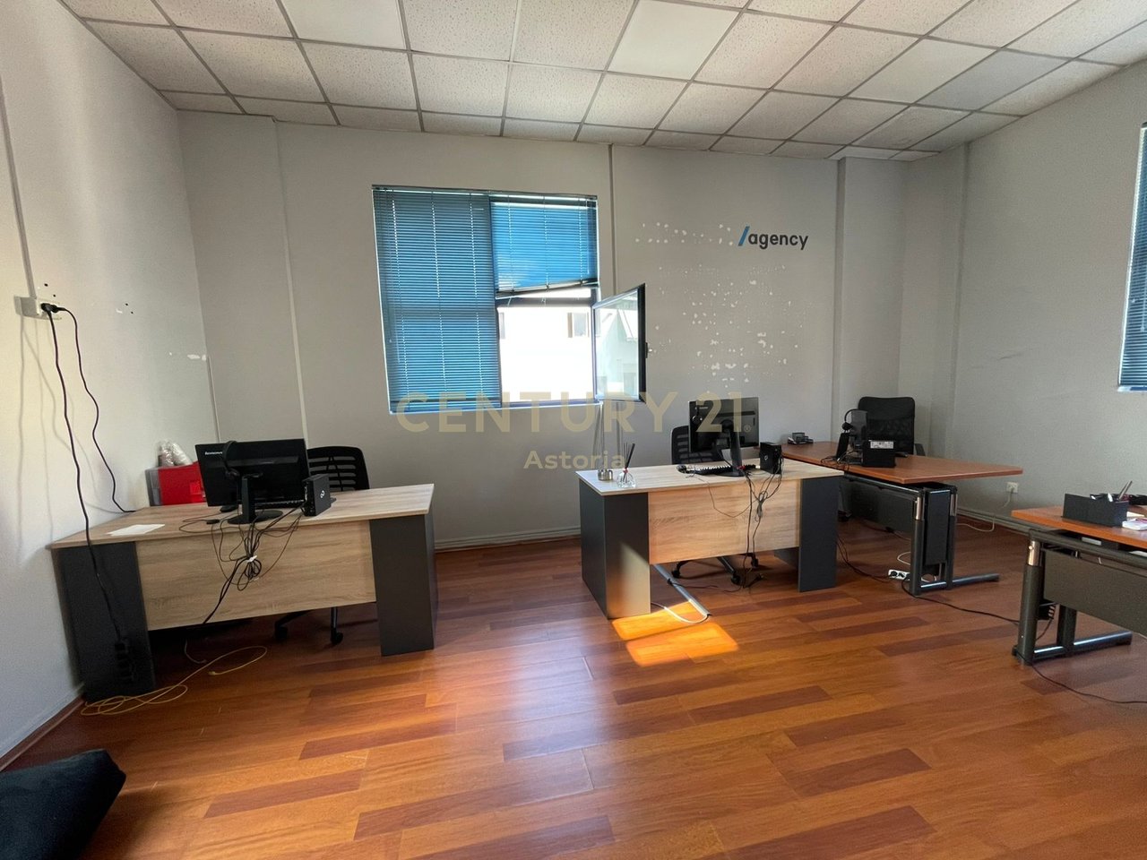 ZYRE FOR RENT, REPEAT CENTER, WILLSON SQUARE.