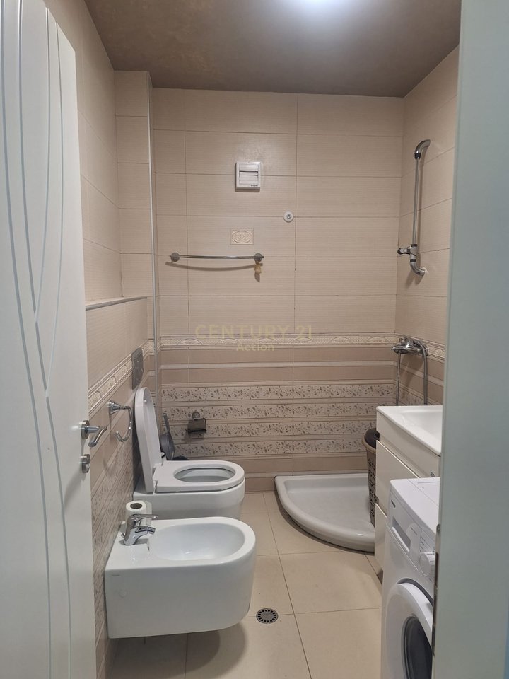 Apartament 1+1 Me Qira në Rrugën Muhamet Gjollesha, Tiranë - 600.00€ | 70 m²
