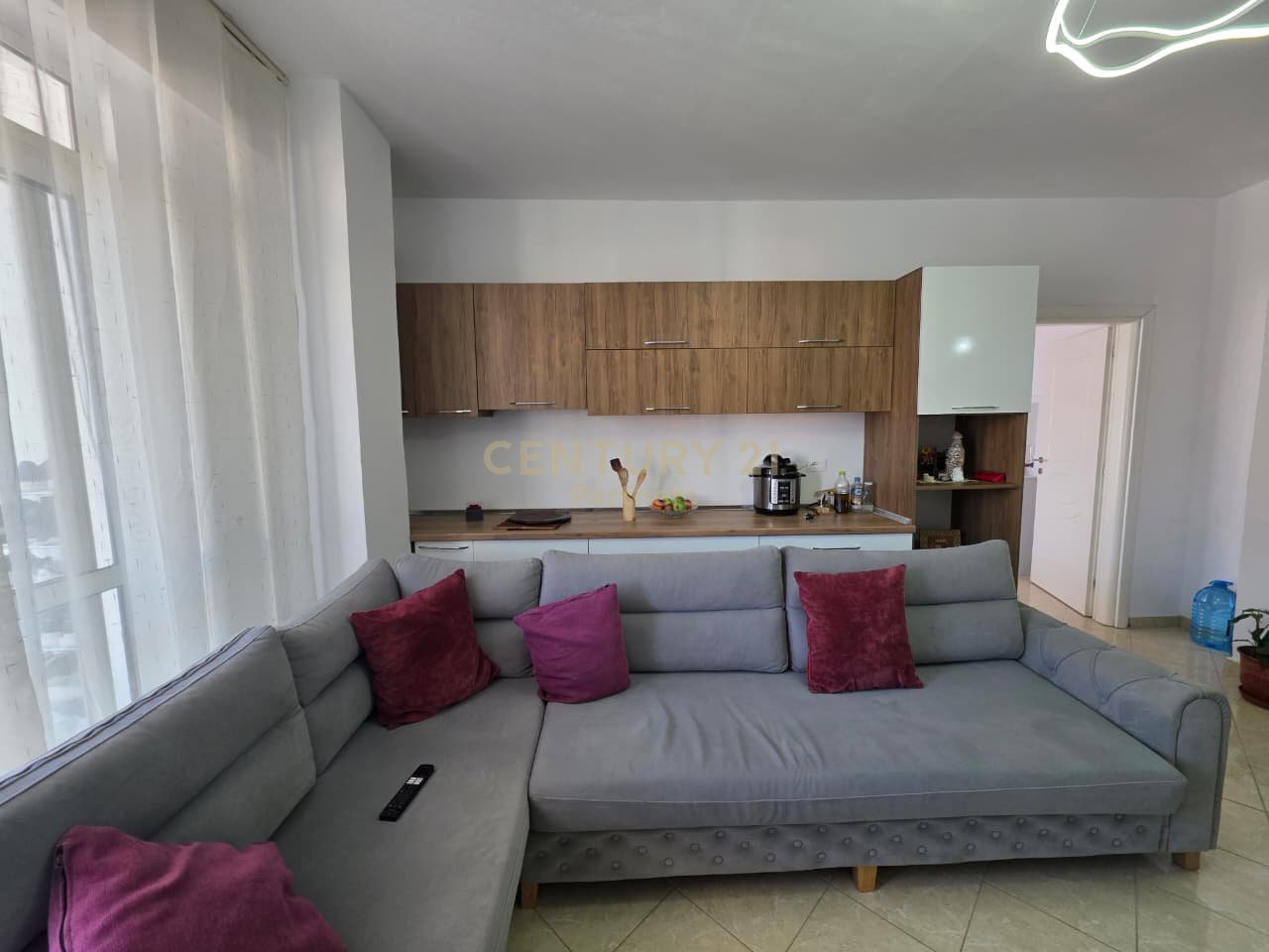 Appartamento 2+1 in Vendita ad Astir, Tirana - 150.000€ | 123,7 m²