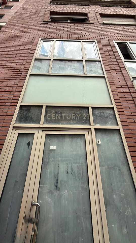 DYQAN KOMERCIAL PRAN QENDRES, RRUGA BARDHOK BIBA