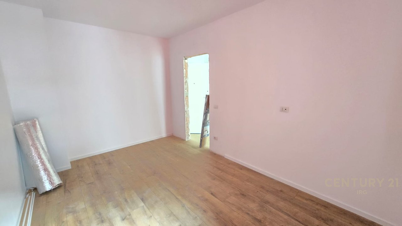 FOR RENT 1+1 APARTMENT SUITABLE FOR OFFICE.