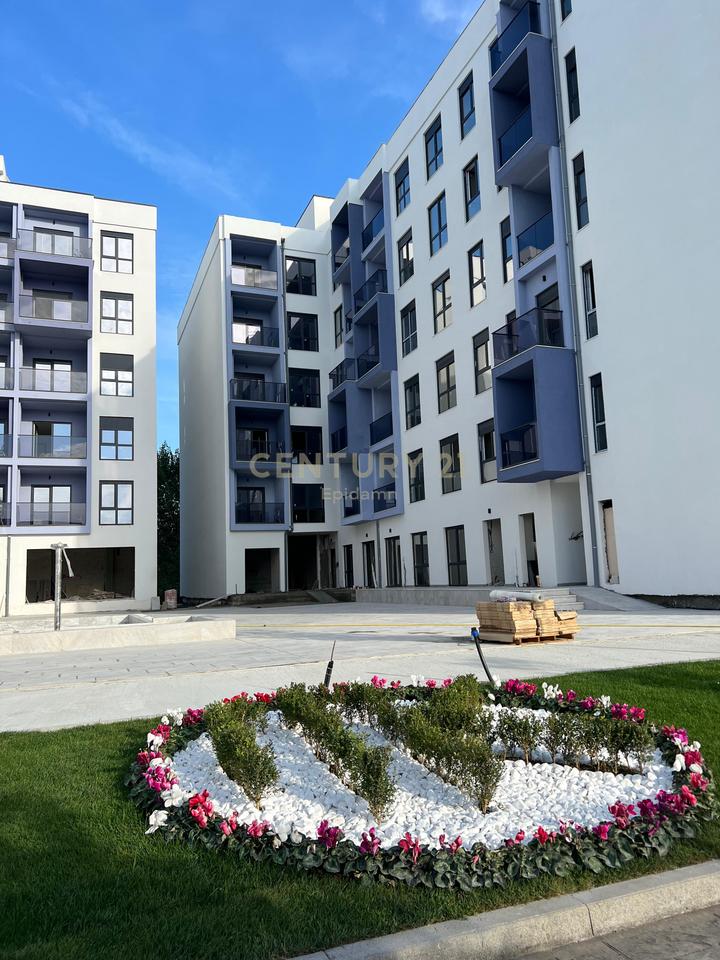 Shitet Apartament 1+1 tek Adriatic Garden Residence, Golem!