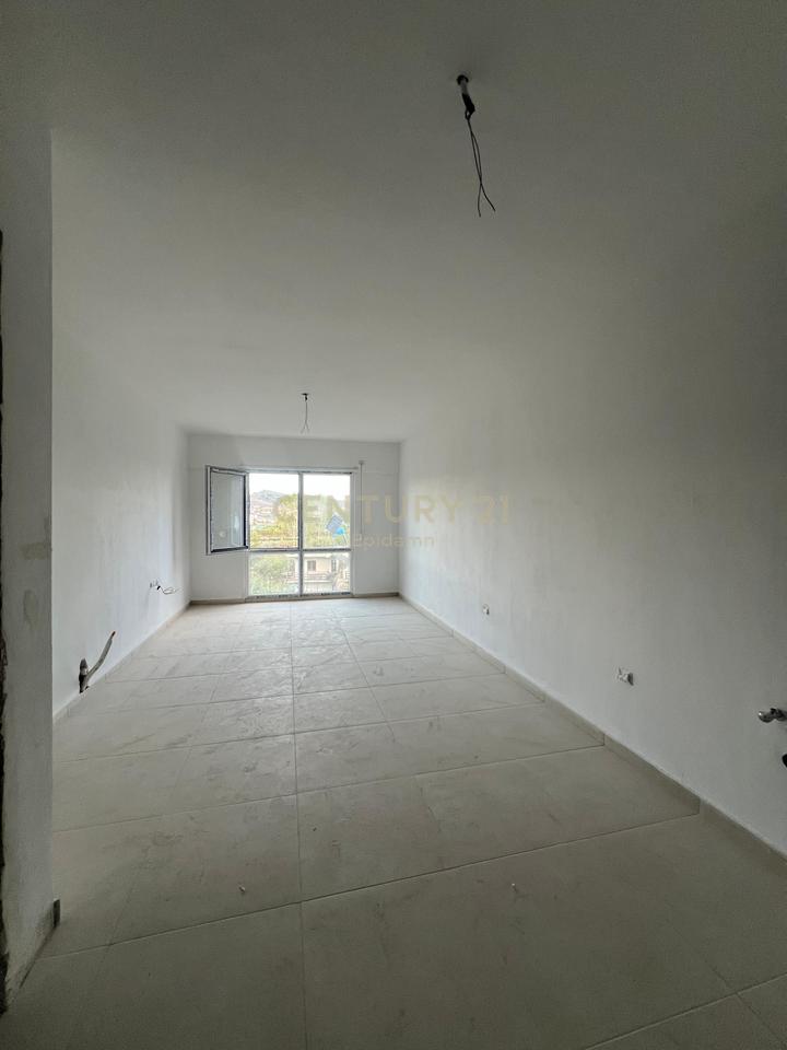 Shitet Apartament 1+1 tek Adriatic Garden Residence, Golem!
