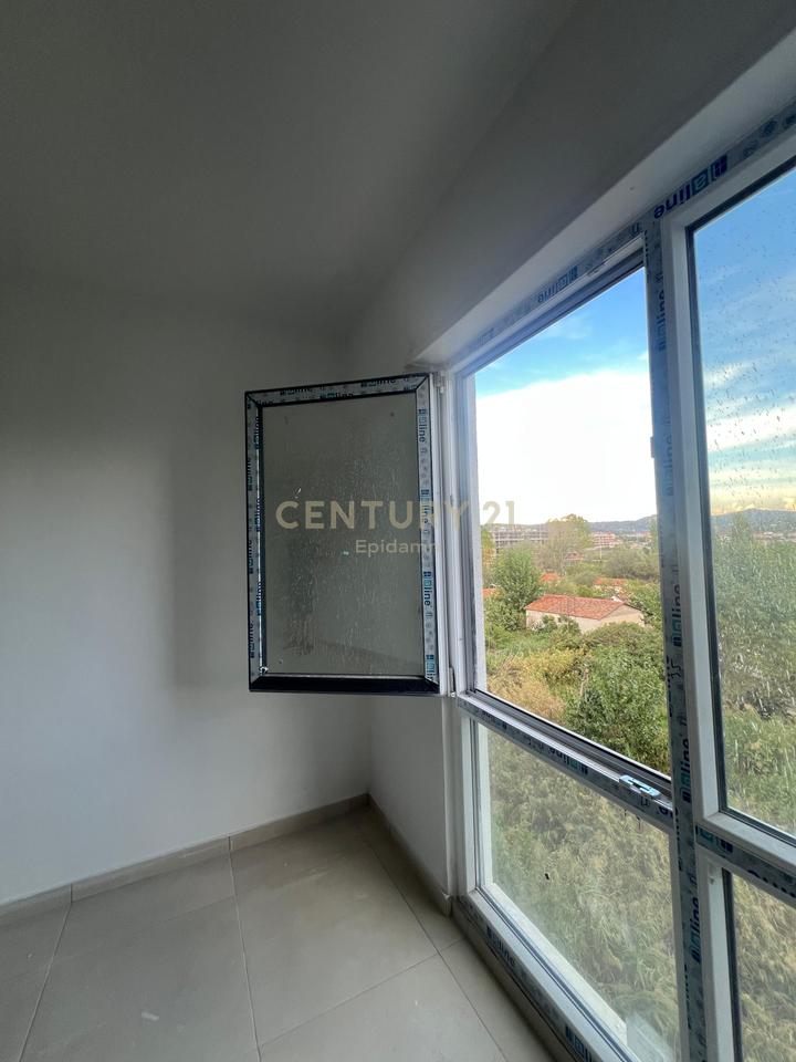 Shitet Apartament 1+1 tek Adriatic Garden Residence, Golem!