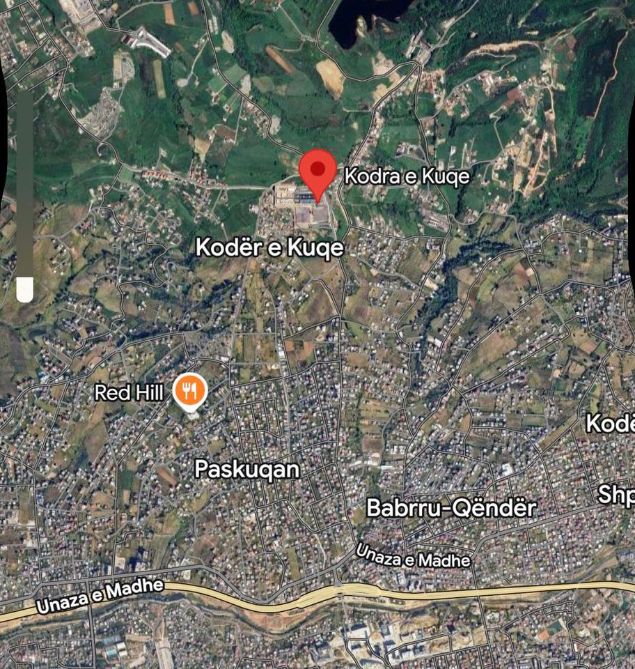 Toke 7000 m2 ne Paskuqan, Koder Kuqe, me Pamje nga Liqeni