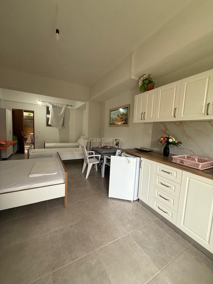 IN AFFITTO MONOLOCALE 4 VANI IN VIA "DHIMITER KONOMI" VICINO A "LE PALAZZINE"!!!