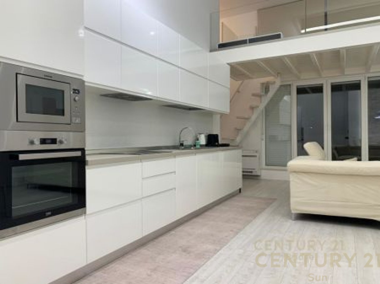 SHITET PENTHOUSE 2+1+ POST PARKIMI PRANE LIQENIT TE THATE
