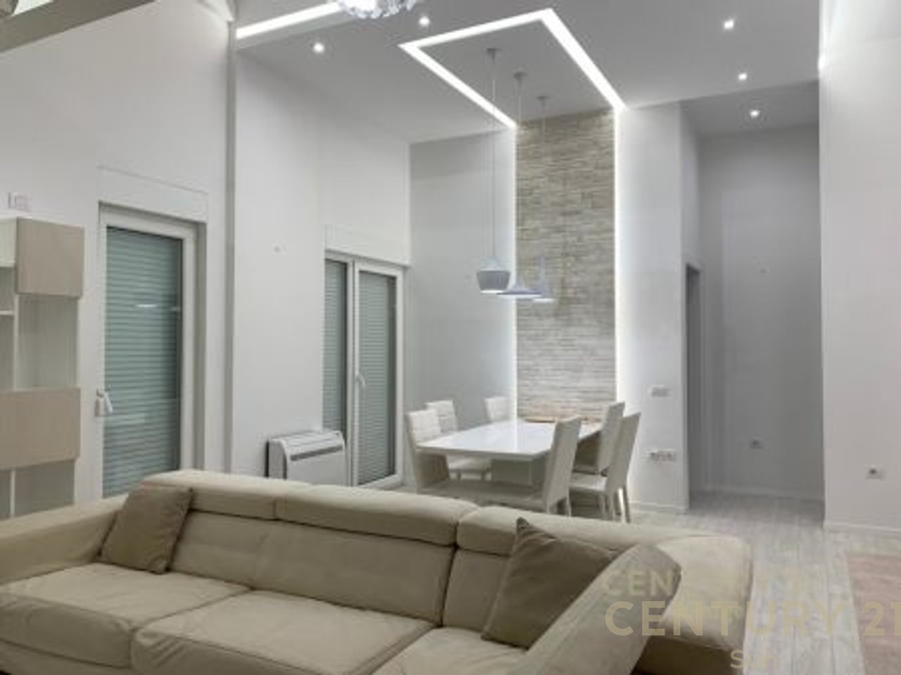 SHITET PENTHOUSE 2+1+ POST PARKIMI PRANE LIQENIT TE THATE