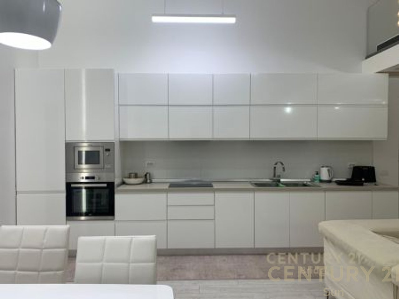 SHITET PENTHOUSE 2+1+ POST PARKIMI PRANE LIQENIT TE THATE