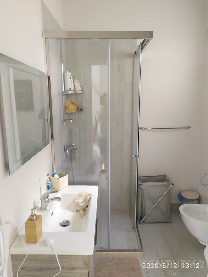 SHITET PENTHOUSE 2+1+ POST PARKIMI PRANE LIQENIT TE THATE