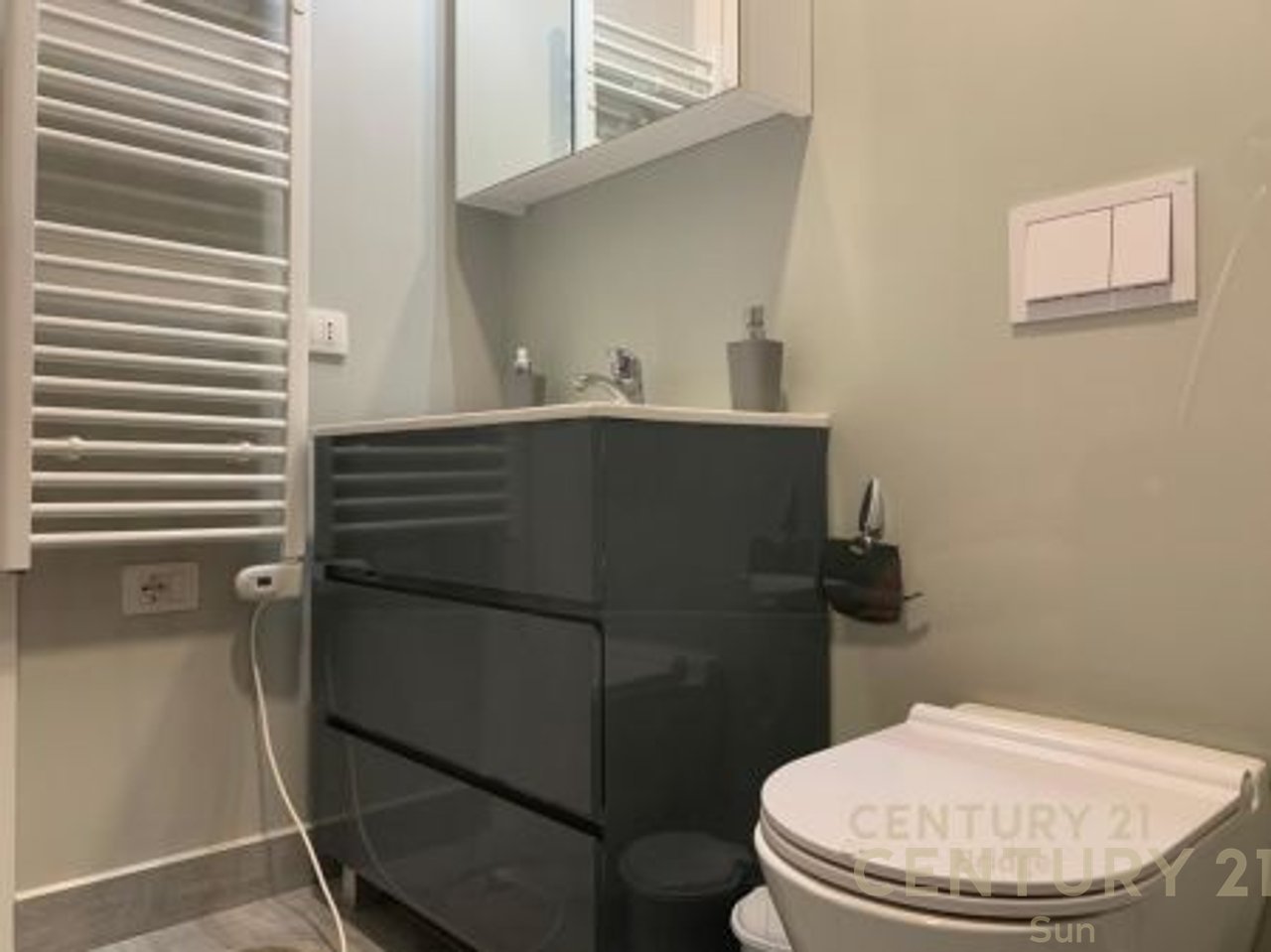 SHITET PENTHOUSE 2+1+ POST PARKIMI PRANE LIQENIT TE THATE