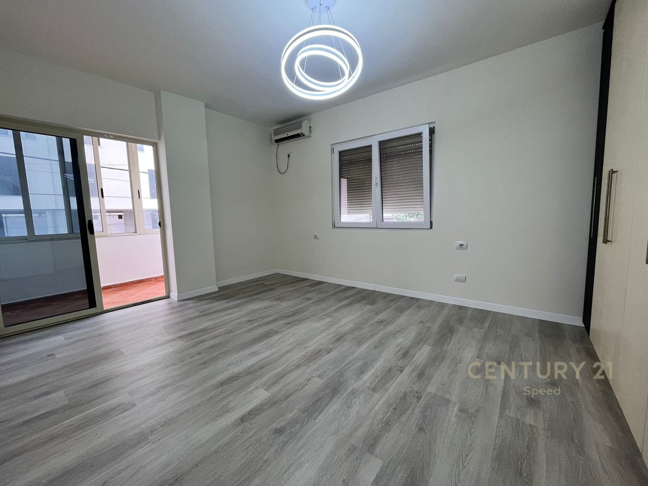 2+1 Apartment for rent at Zogu i Zi!!