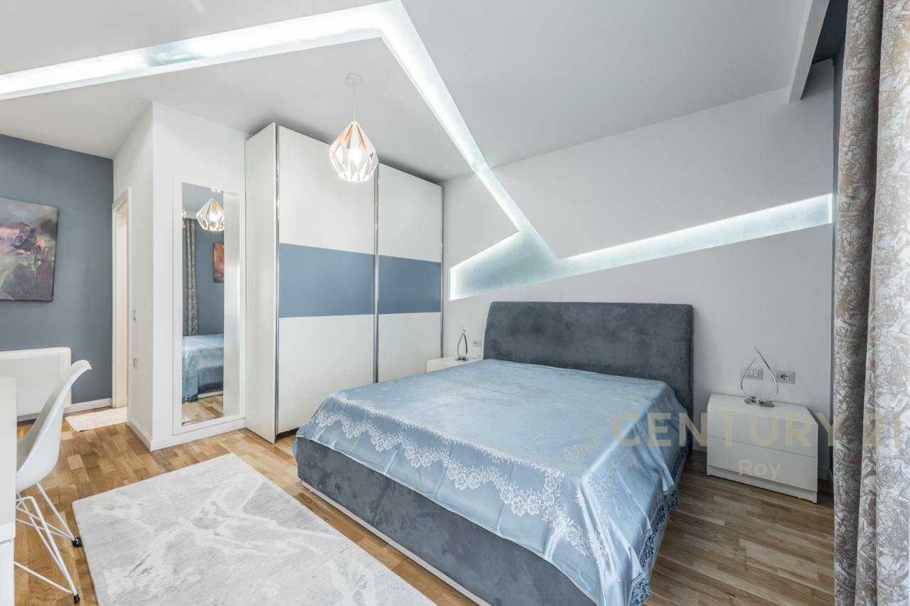 SHITET PENTHOUSE PRAKTIK PËR JETESË KOMODE!