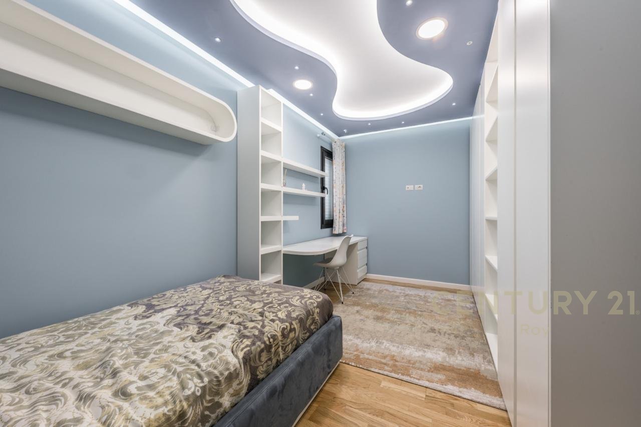 SHITET PENTHOUSE PRAKTIK PËR JETESË KOMODE!