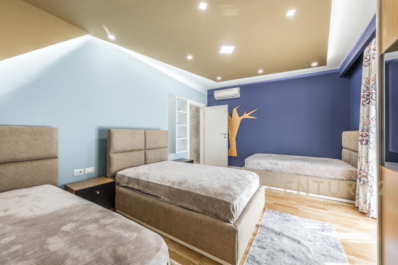SHITET PENTHOUSE PRAKTIK PËR JETESË KOMODE!