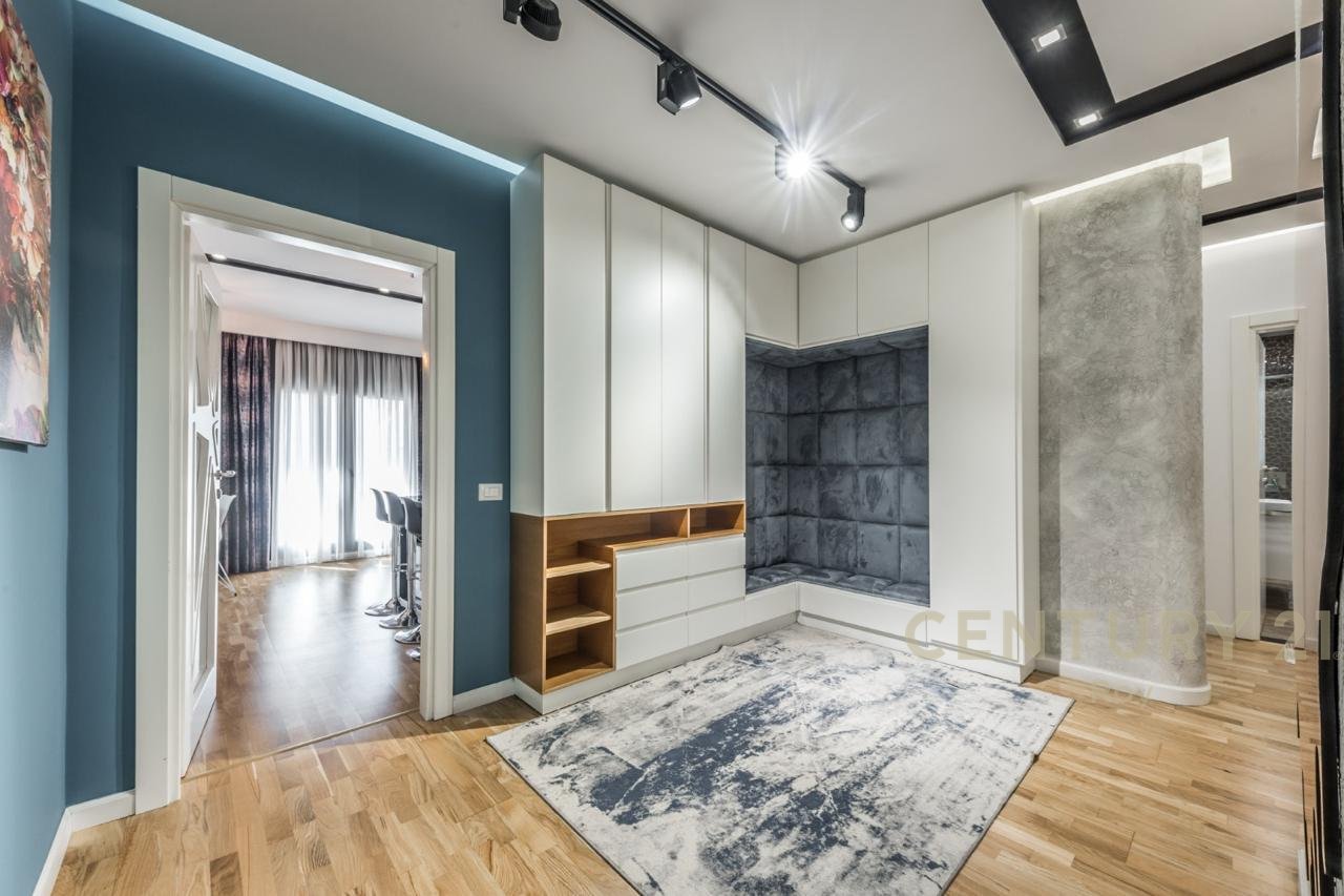 SHITET PENTHOUSE PRAKTIK PËR JETESË KOMODE!