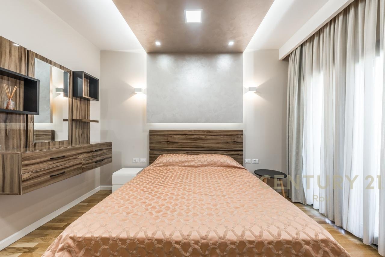 SHITET PENTHOUSE PRAKTIK PËR JETESË KOMODE!
