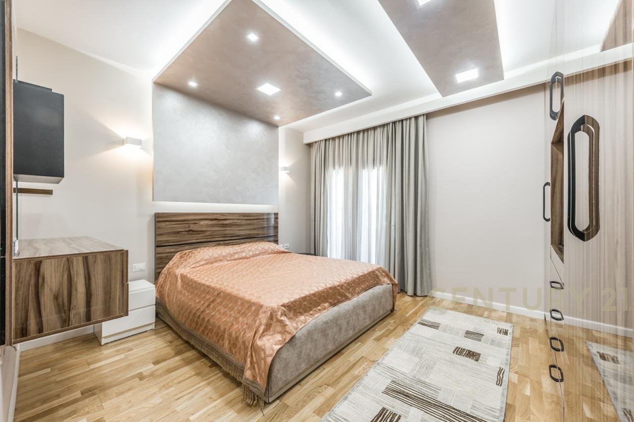 SHITET PENTHOUSE PRAKTIK PËR JETESË KOMODE!