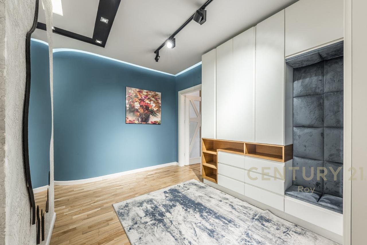 SHITET PENTHOUSE PRAKTIK PËR JETESË KOMODE!