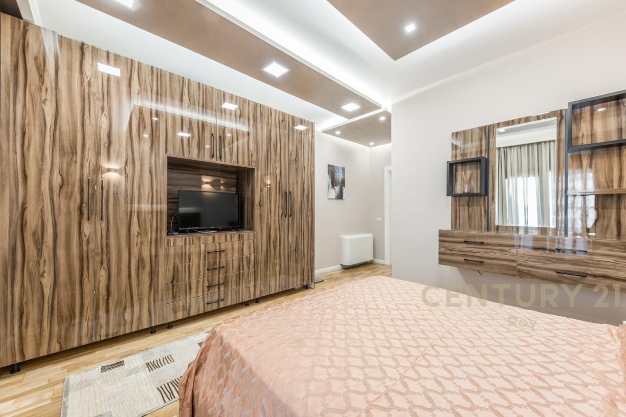 SHITET PENTHOUSE PRAKTIK PËR JETESË KOMODE!