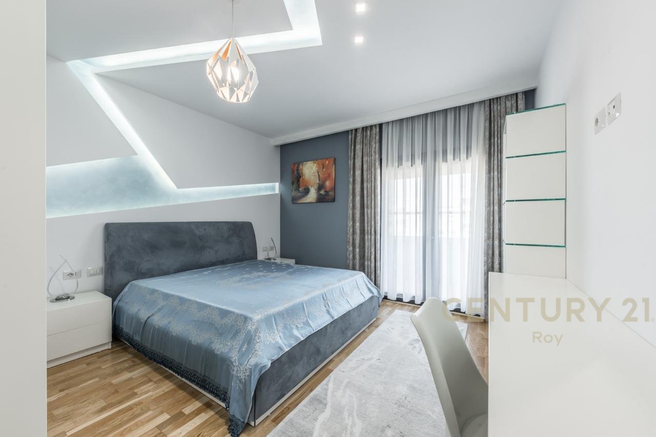 SHITET PENTHOUSE PRAKTIK PËR JETESË KOMODE!
