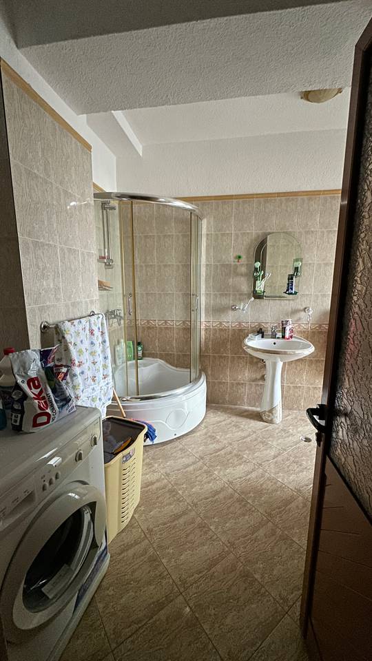 APARTMENT FOR RENT 90 M² – VIEW OF THE LAKE AND STADIUM