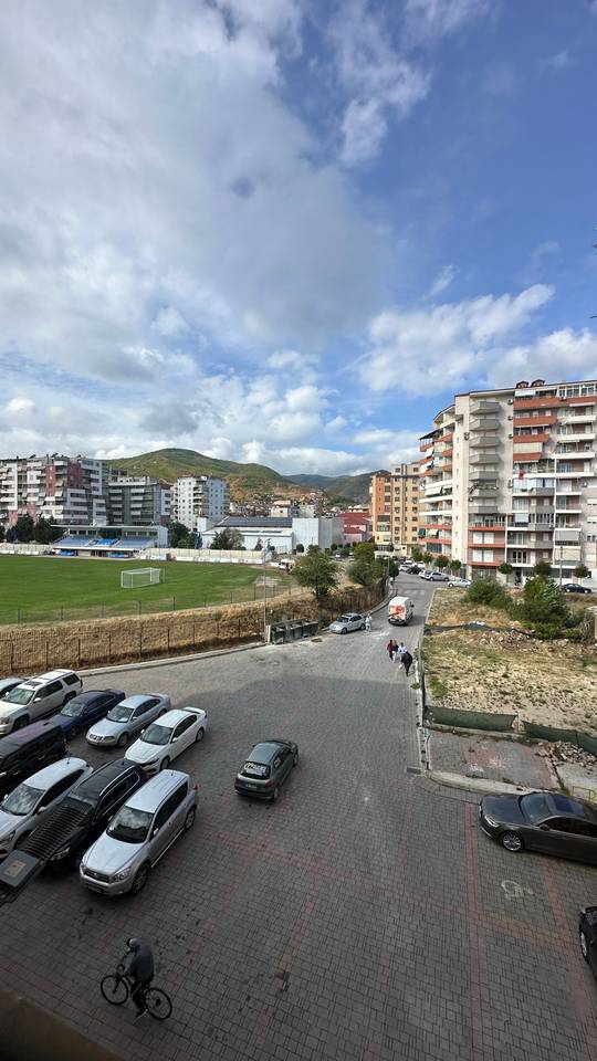 APARTMENT FOR RENT 90 M² – VIEW OF THE LAKE AND STADIUM