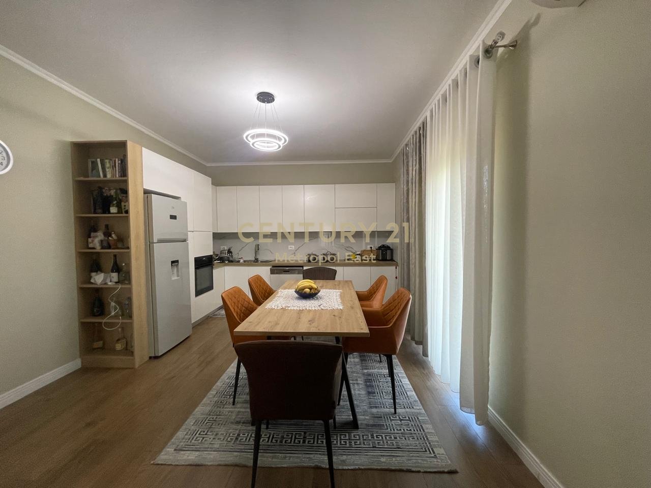 VILLA INDIVIDUALE IN AFFITTO CIRCONDATA DA 1000m2 DI VERDE NELL'AREA DI LUNDRA