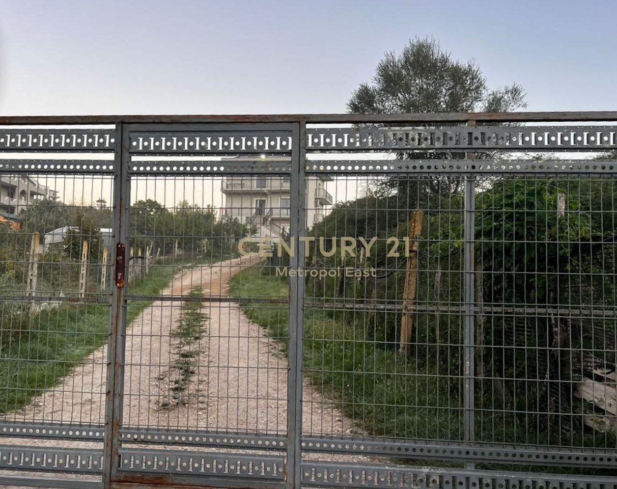 VILLA INDIVIDUALE IN AFFITTO CIRCONDATA DA 1000m2 DI VERDE NELL'AREA DI LUNDRA