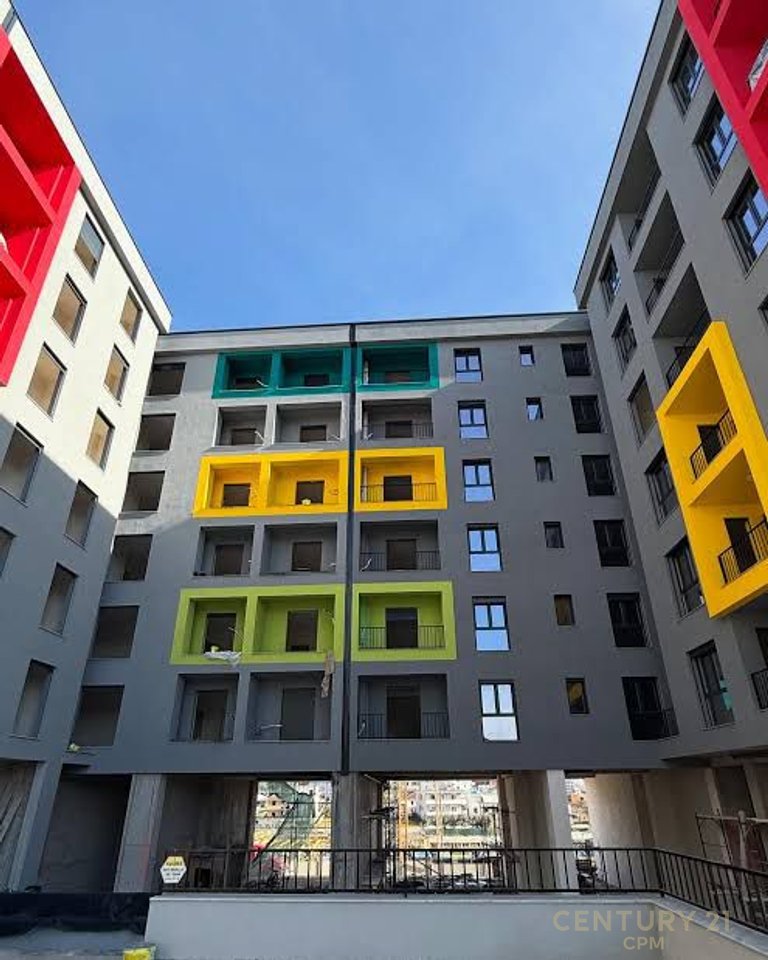 2+1 Apartment with veranda for Sale in Paskuqan, Tirana