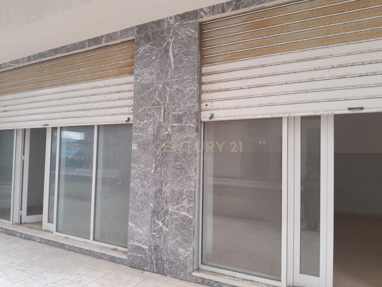UNITS FOR RENT, ON THE SEAFRONT!