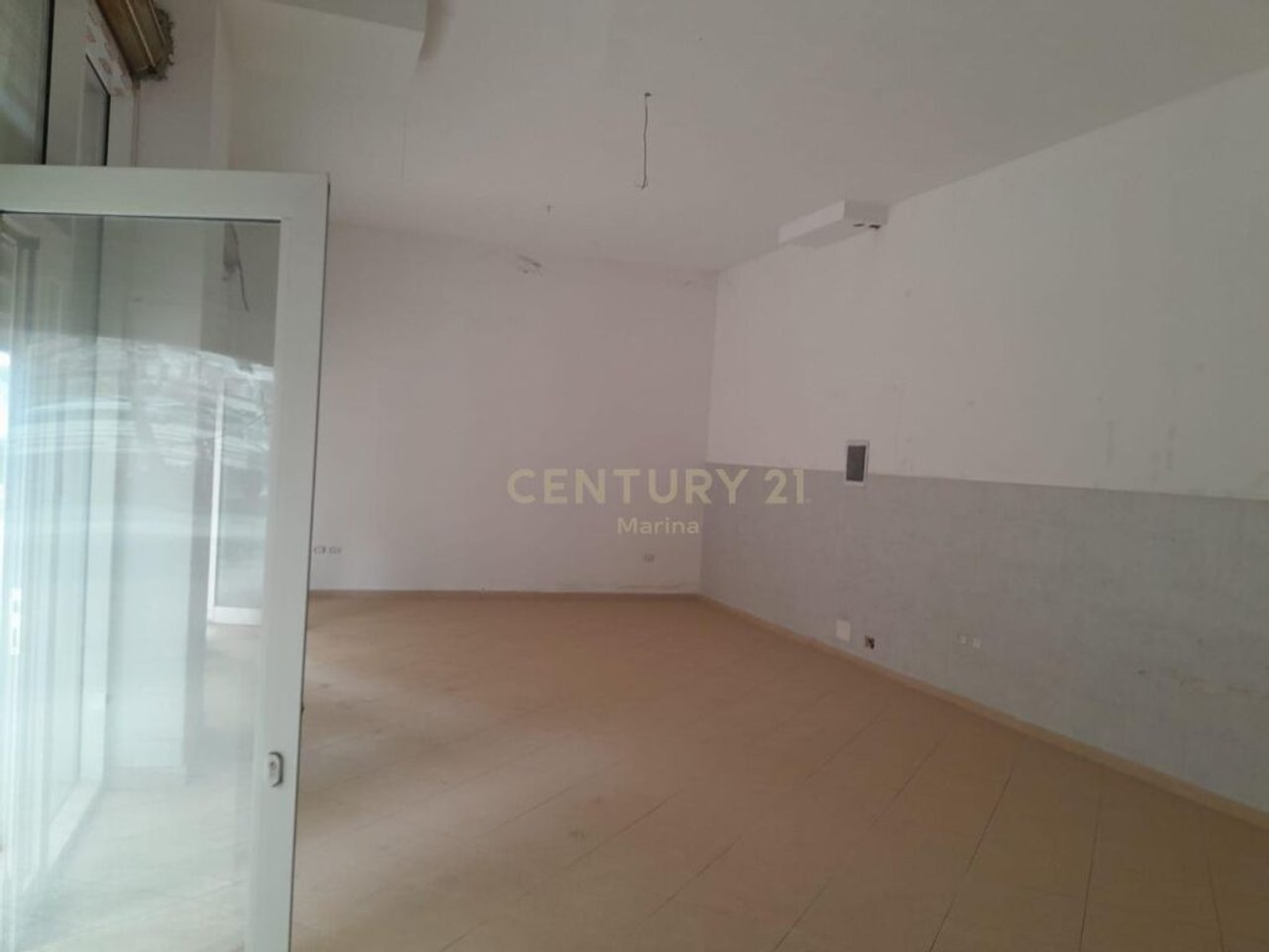 UNITS FOR RENT, ON THE SEAFRONT!