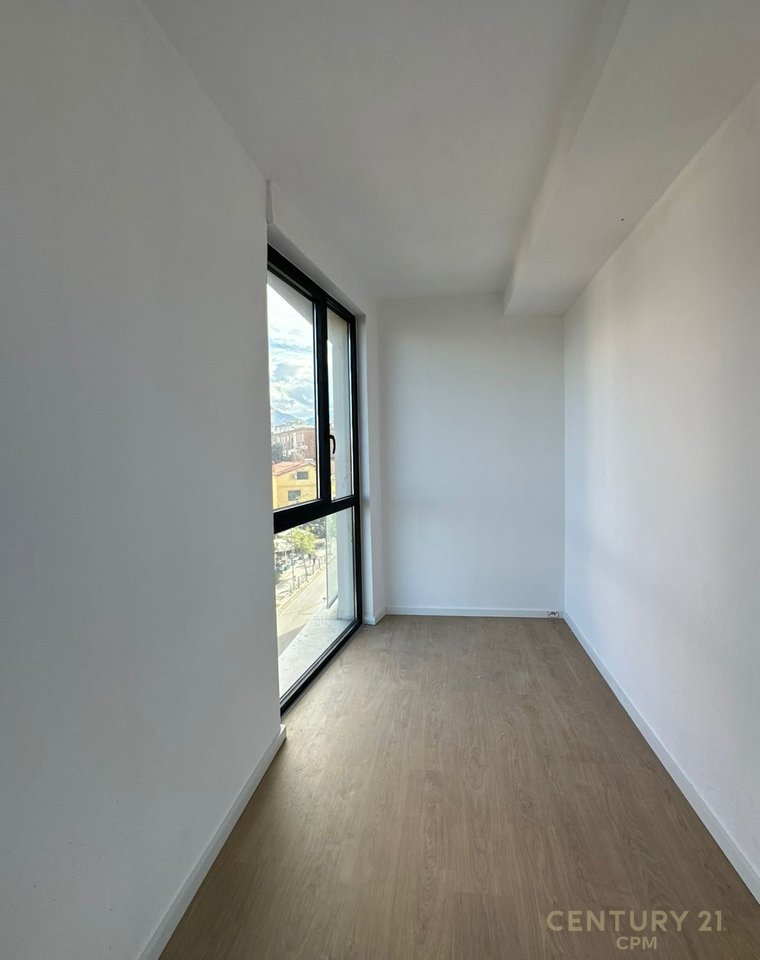 OFFICE FOR RENT 3+1+2+PARKING SPACE AT GOLDEN TOWER RESIDENCE !