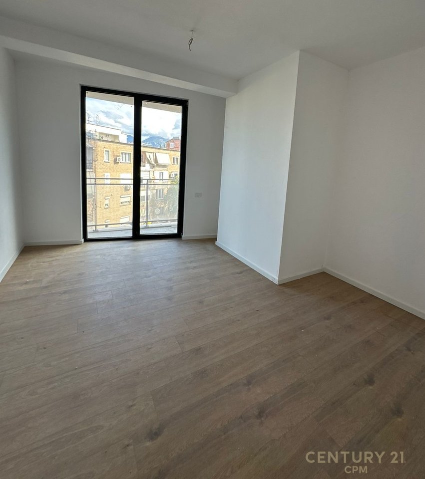 OFFICE FOR RENT 3+1+2+PARKING SPACE AT GOLDEN TOWER RESIDENCE !