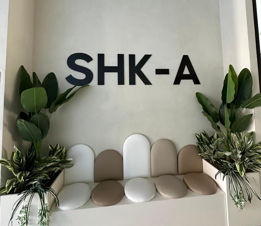 OFFICE FOR RENT 3+1+2+PARKING SPACE AT GOLDEN TOWER RESIDENCE !