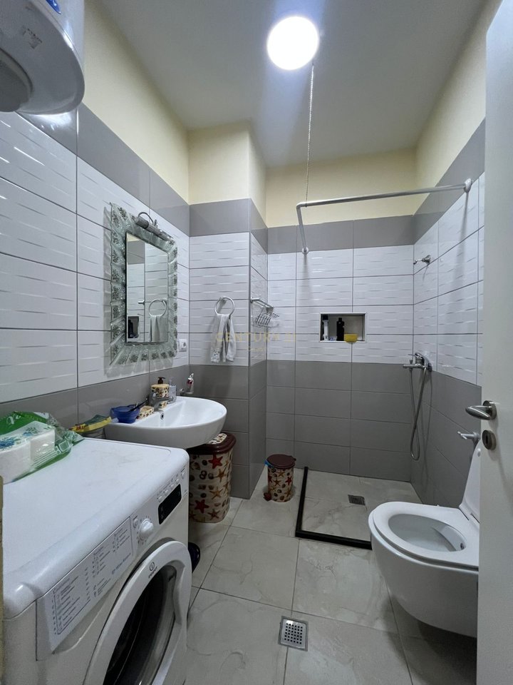 MONOLOCALE IN VENDITA - QUARTIERE PAVARESIA, VLORE